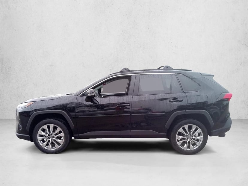 2025 Toyota RAV4 - Image 8