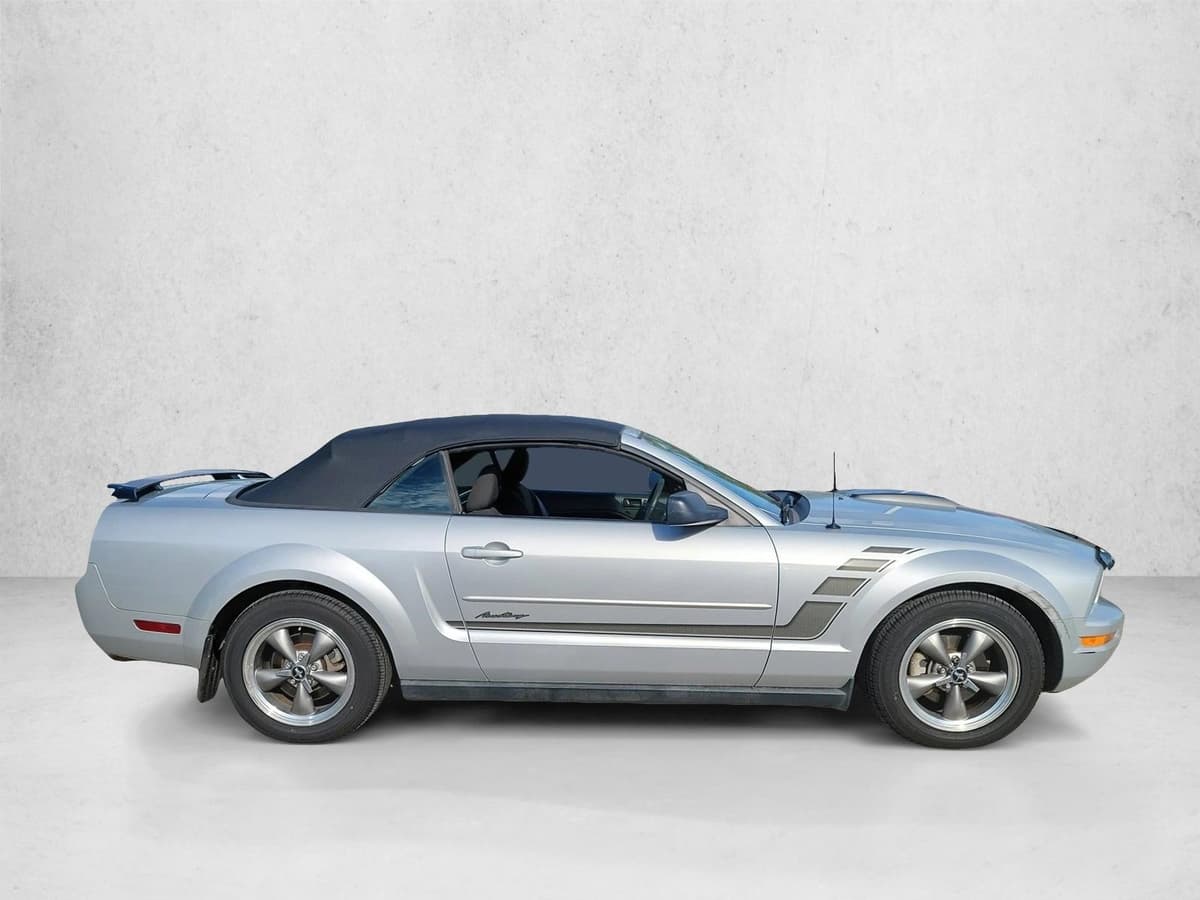 2007 Ford Mustang - Image 4