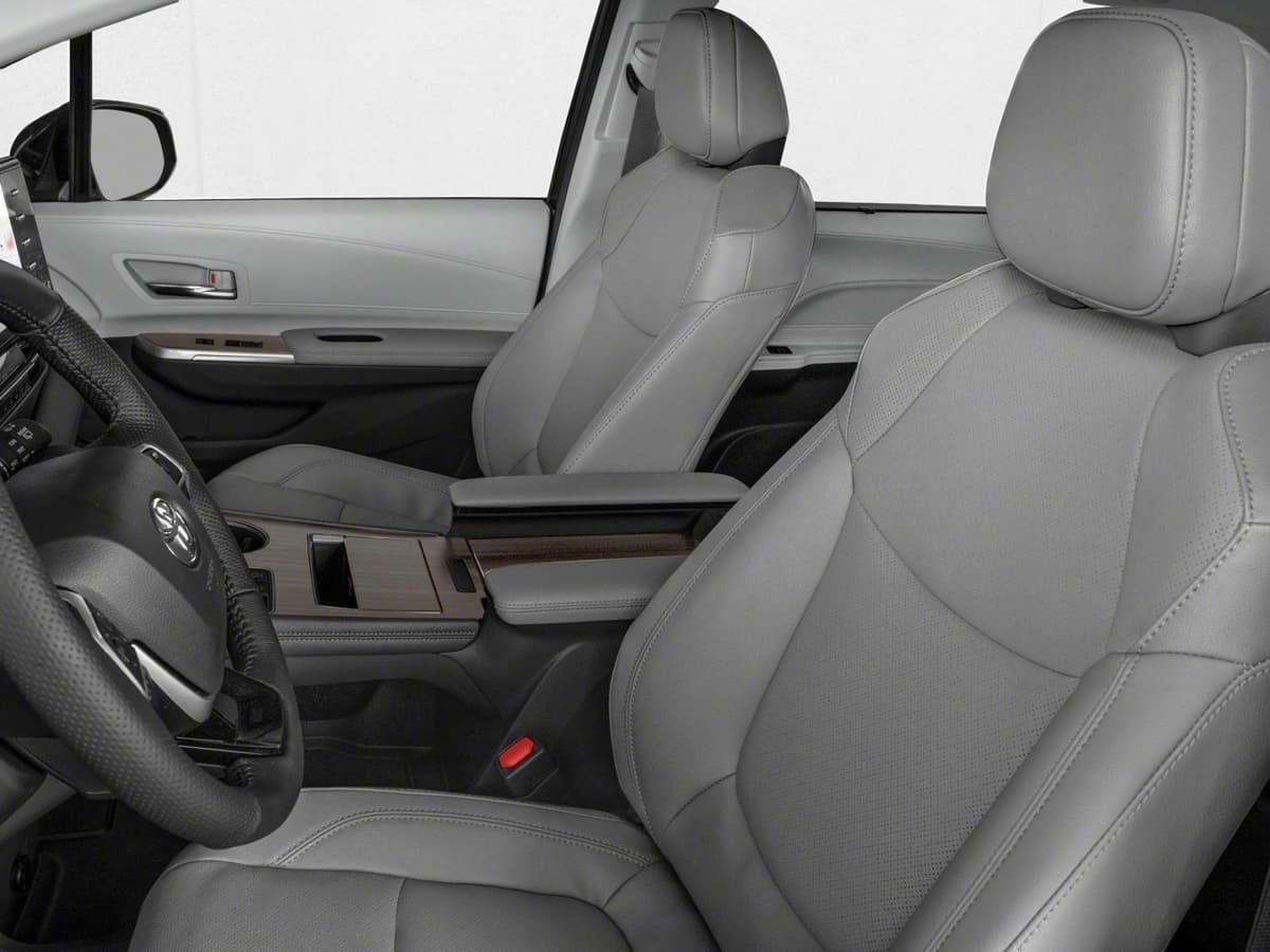 2026 Toyota Sienna - Image 6