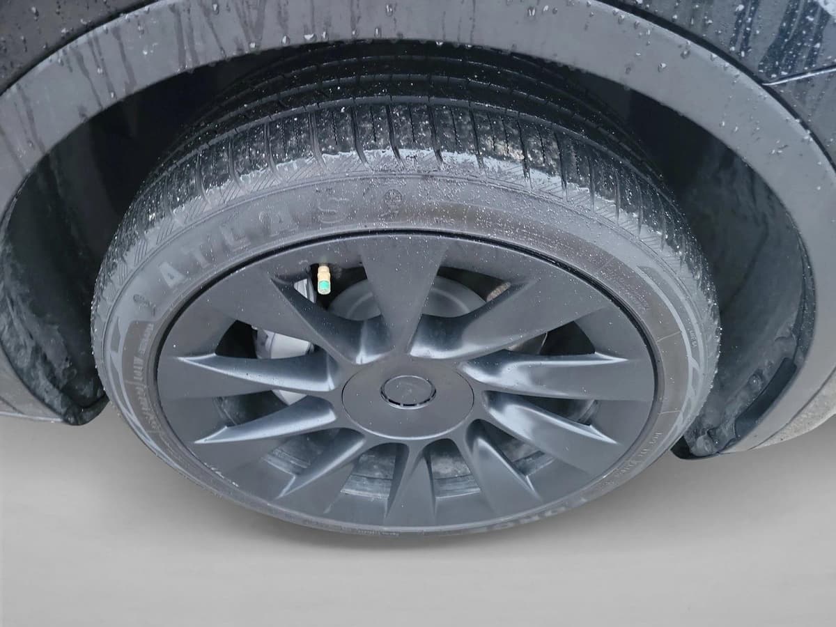 2022 Tesla Model Y - Image 7