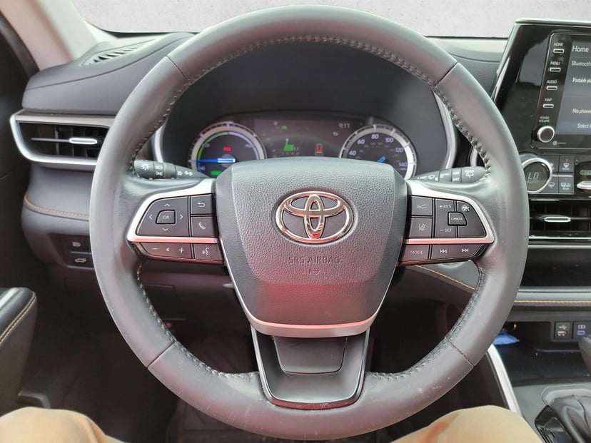 2022 Toyota Highlander Hybrid - Image 18