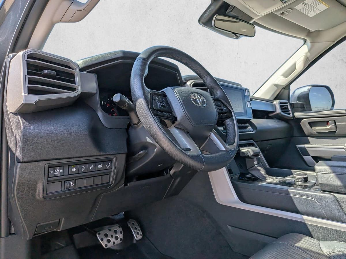 2022 Toyota Tundra - Image 10