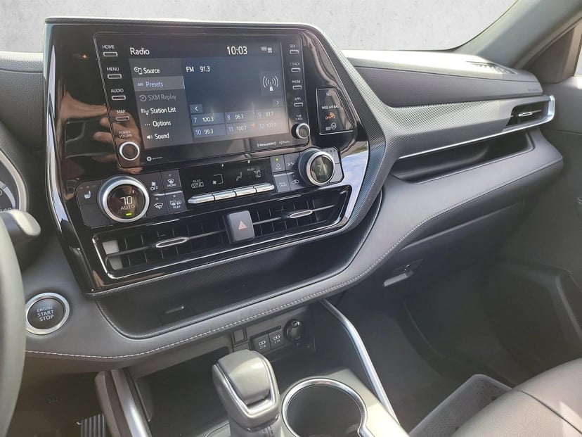 2021 Toyota Highlander - Image 23