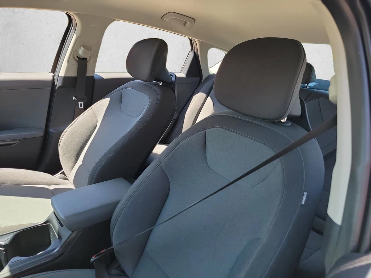 2025 Kia K4 - Image 13