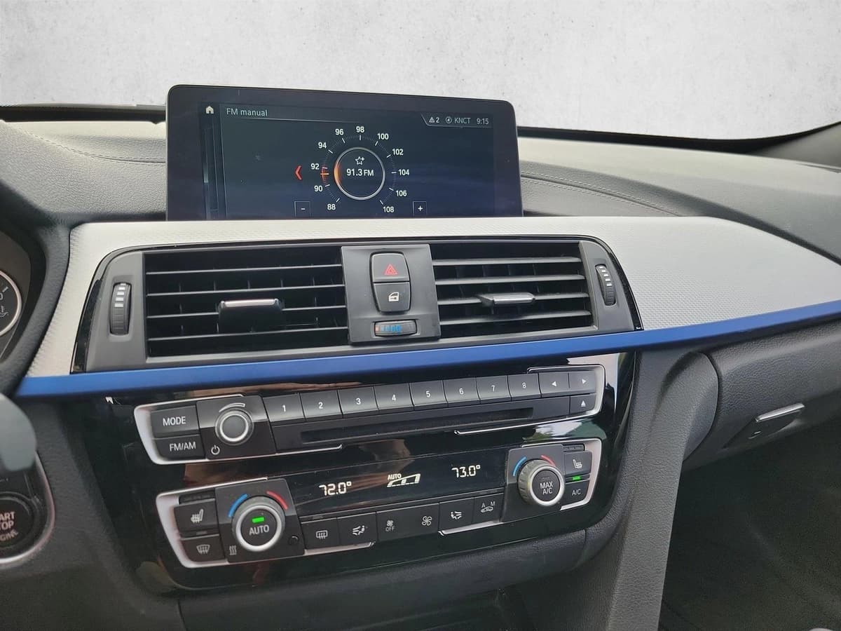 2018 BMW 340i - Image 22