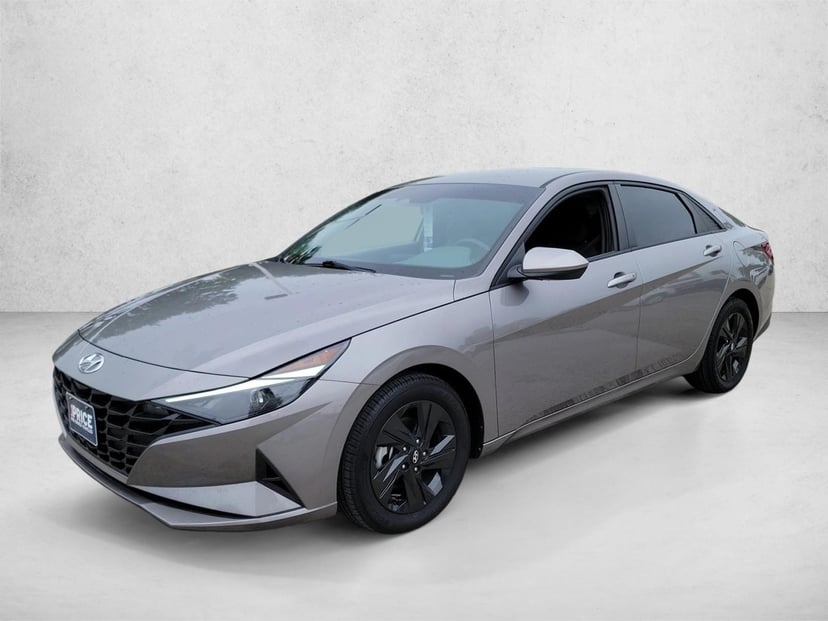 2023 Hyundai Elantra - Image 2