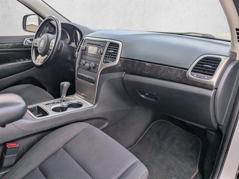 2012 Jeep Grand Cherokee - Image 23