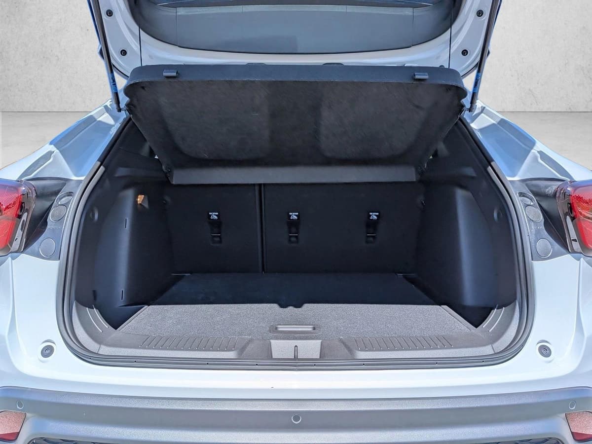 2025 Chevrolet Trax - Image 7
