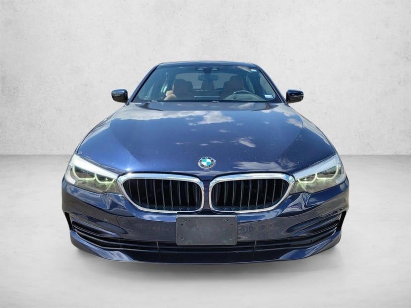 2020 BMW 530i - Image 2