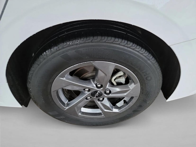 2023 Kia K5 - Image 12