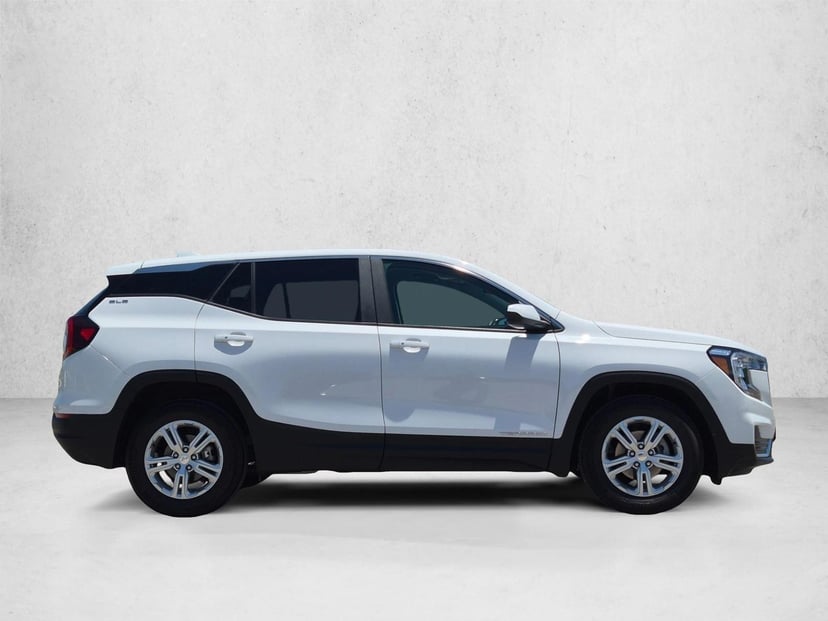2024 GMC Terrain - Image 1
