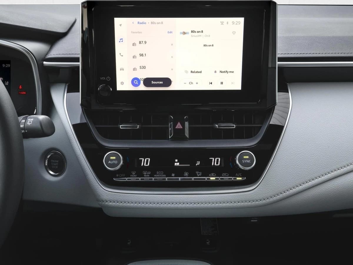 2026 Toyota Corolla Hatchback - Image 7