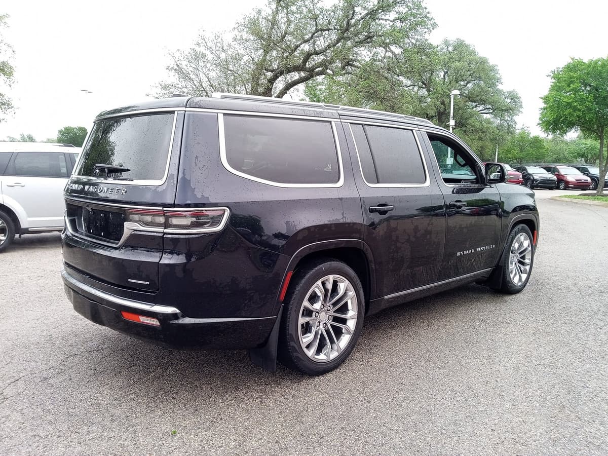 2023 Jeep Grand Wagoneer - Image 5