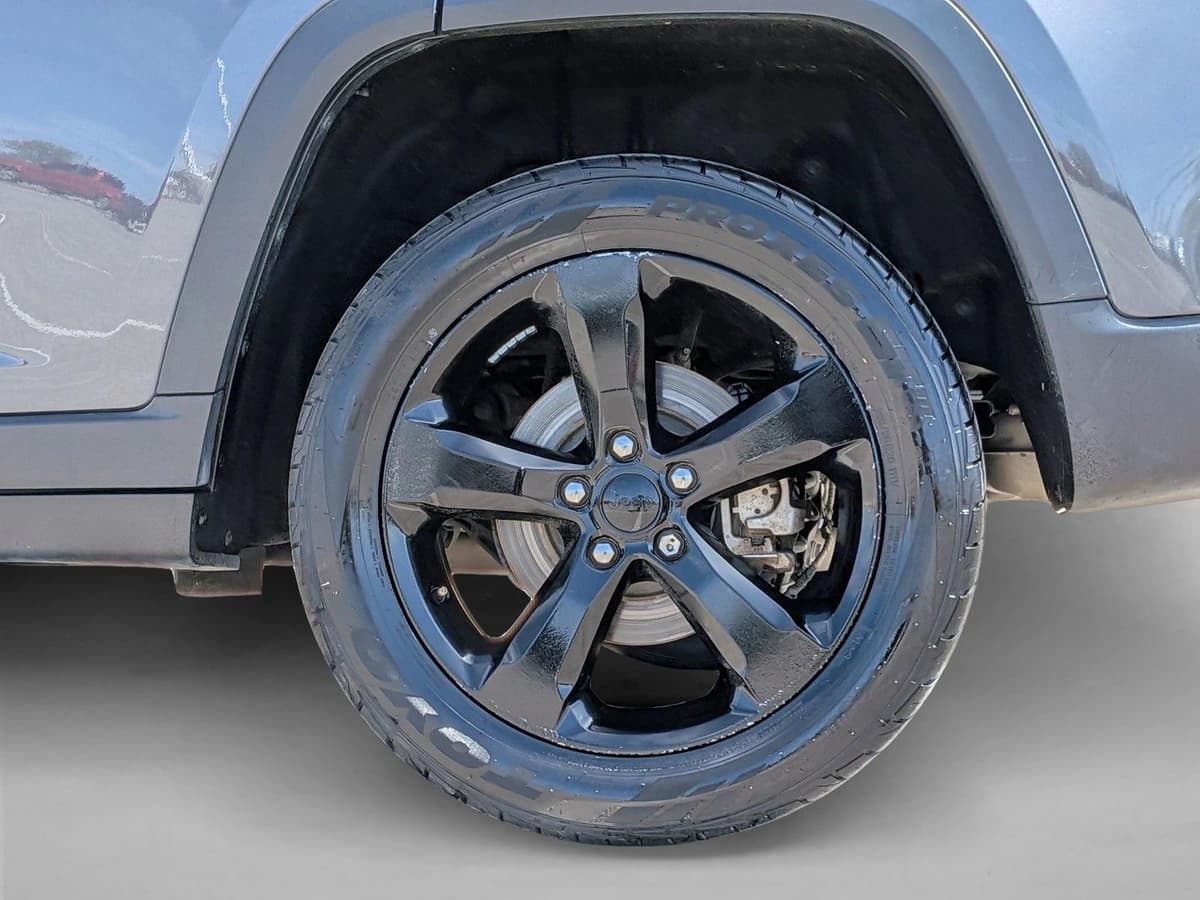 2022 Jeep Grand Cherokee - Image 24