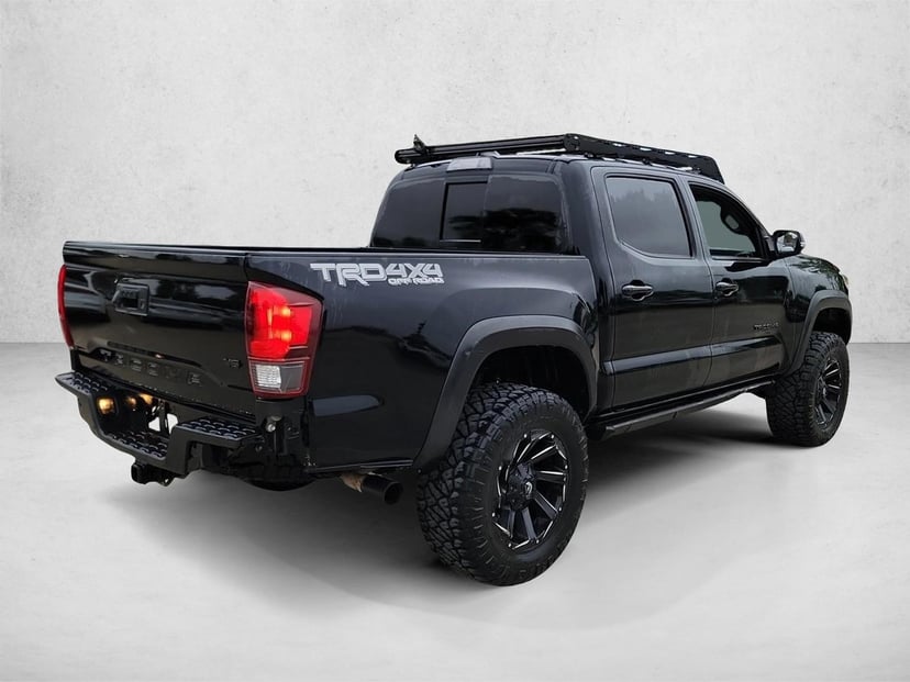 2019 Toyota Tacoma - Image 5