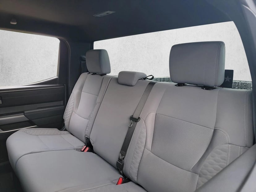2025 Toyota Tundra - Image 14