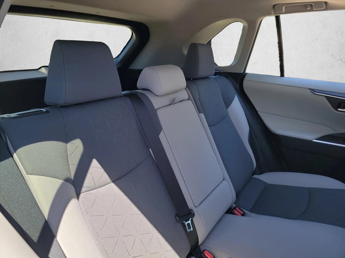 2023 Toyota RAV4 - Image 15