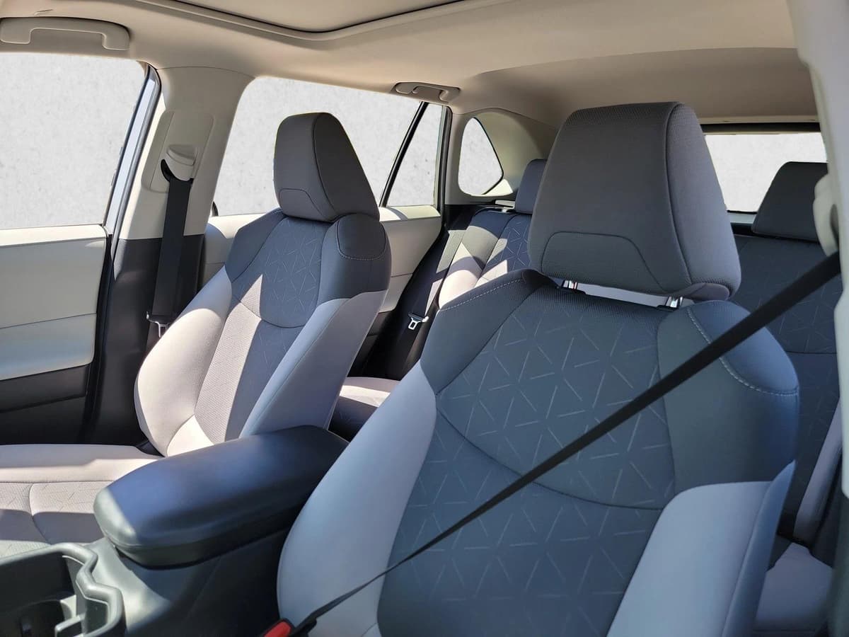 2023 Toyota RAV4 - Image 12