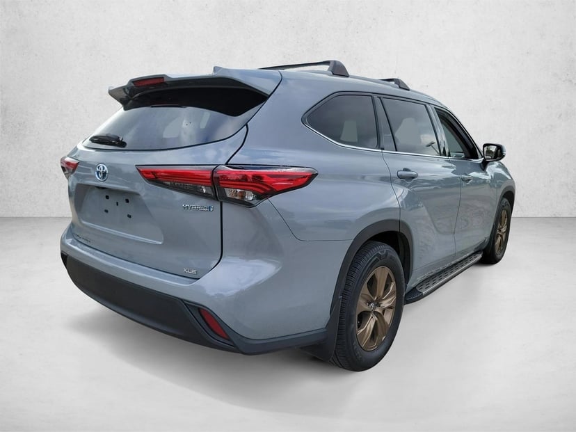 2022 Toyota Highlander Hybrid - Image 5