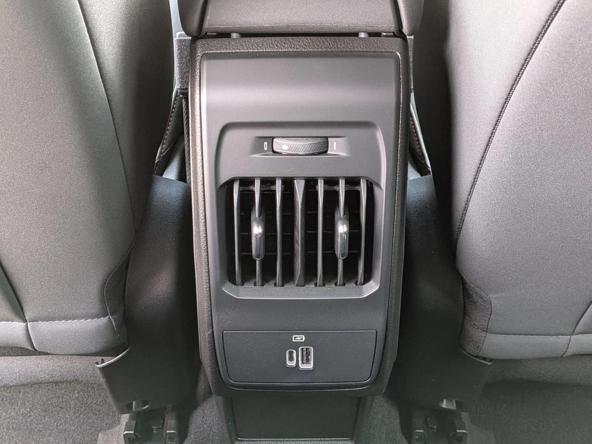 2024 Dodge Hornet - Image 17