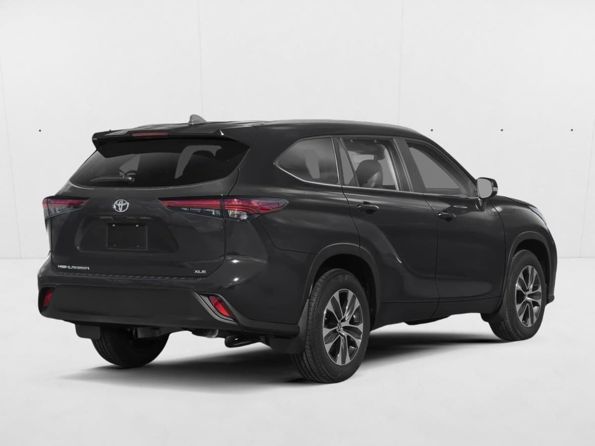 2026 Toyota Highlander - Image 2