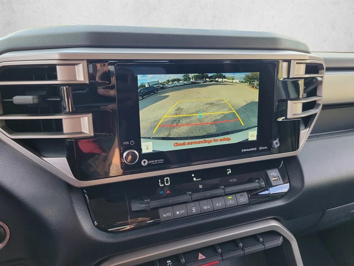 2023 Toyota Tundra - Image 23