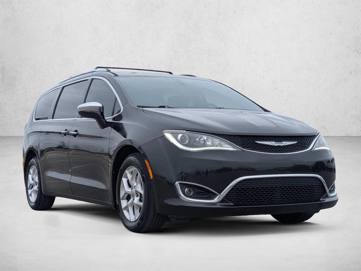 2020 Chrysler Pacifica - Image 3
