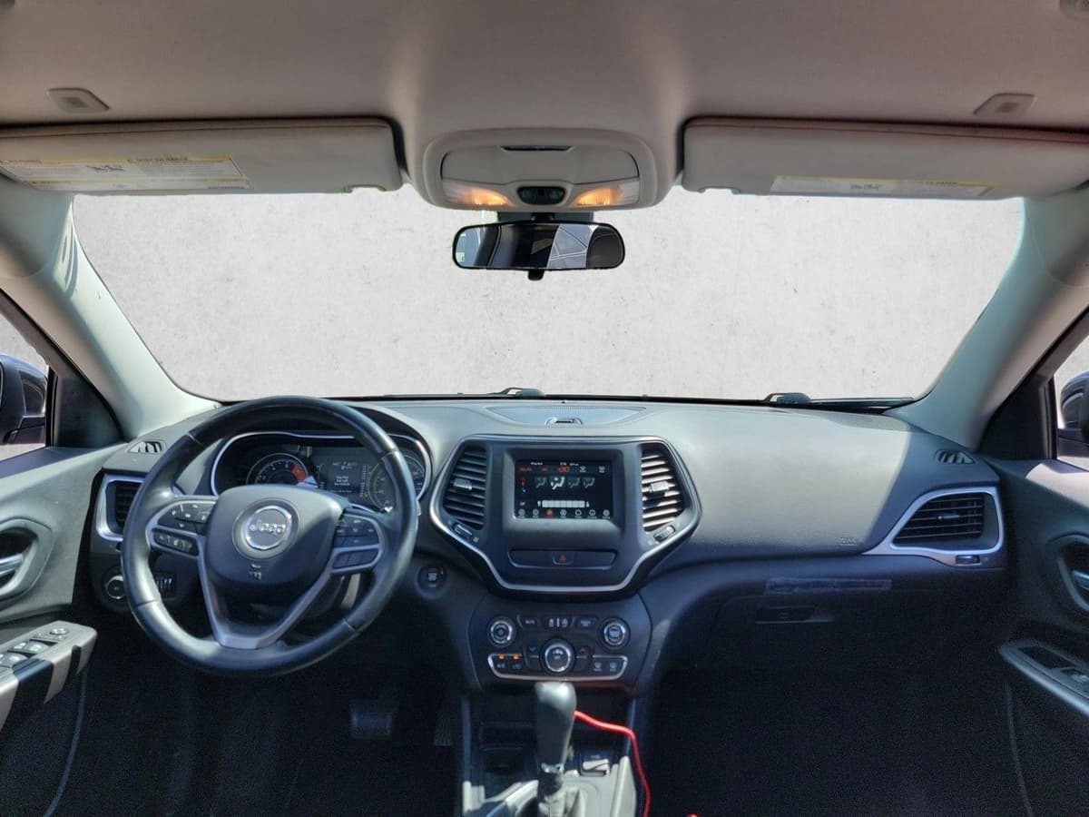 2019 Jeep Cherokee - Image 16