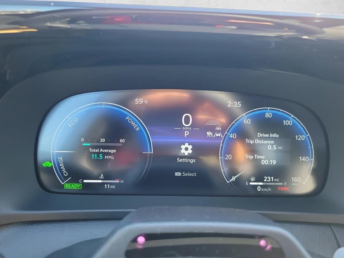 2026 Toyota Crown Signia - Image 15