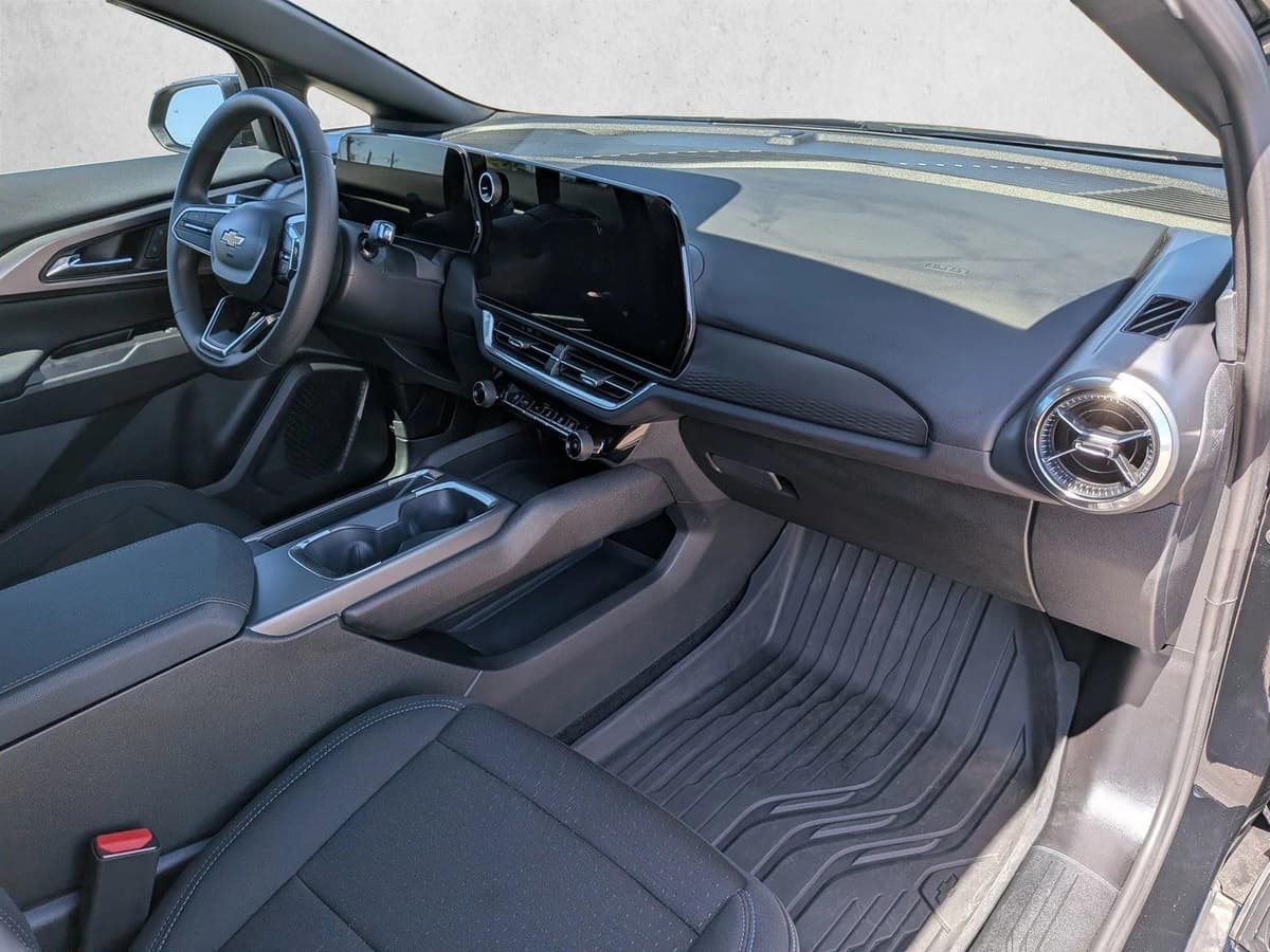 2025 Chevrolet Equinox EV - Image 23