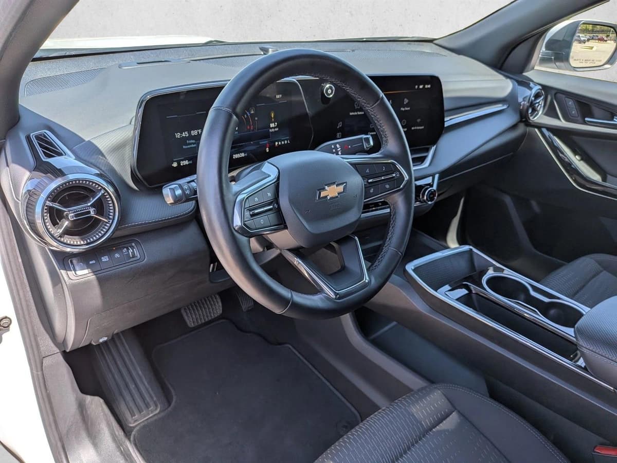 2025 Chevrolet Equinox - Image 6