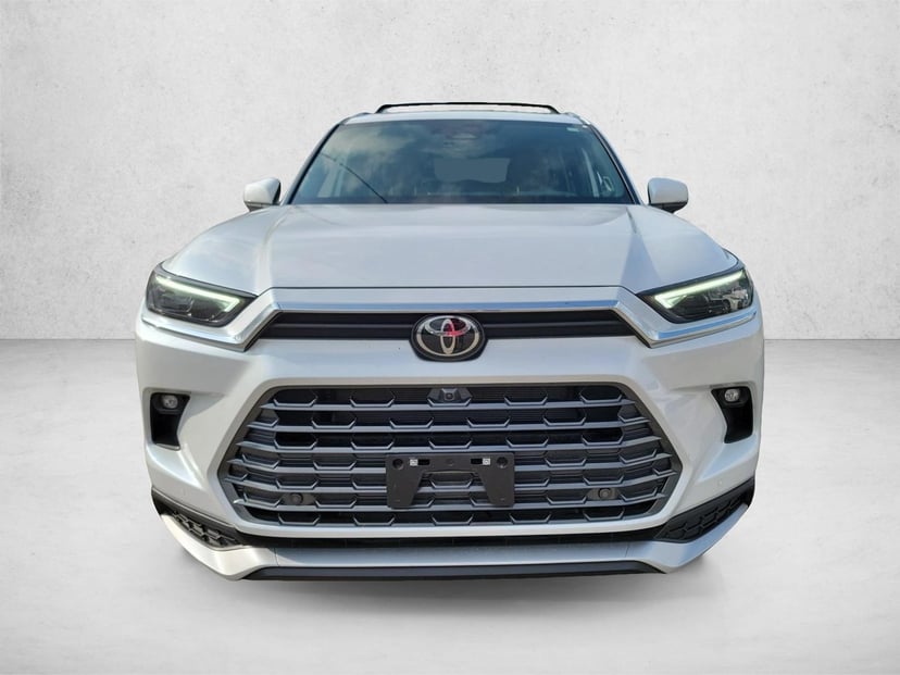 2026 Toyota Grand Highlander Hybrid - Image 2