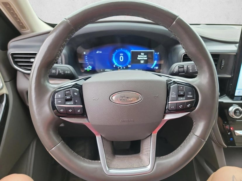 2022 Ford Explorer - Image 18