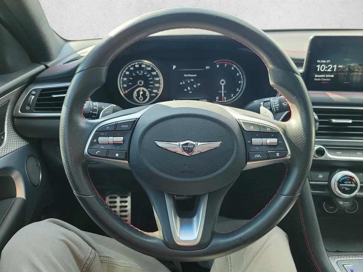 2023 Genesis G70 - Image 17