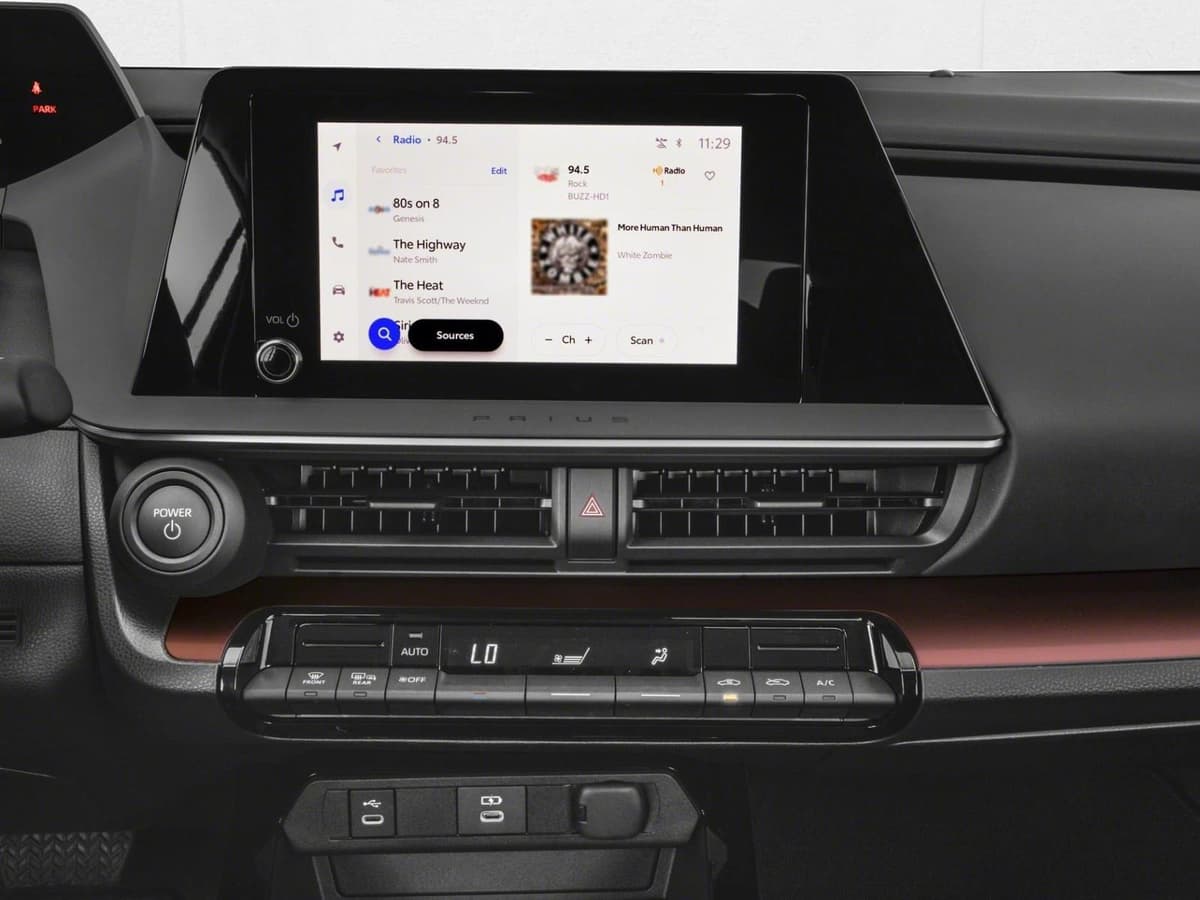 2026 Toyota Prius Plug-in Hybrid - Image 7