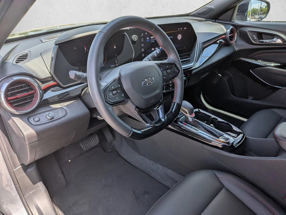 2025 Chevrolet Trax - Image 10