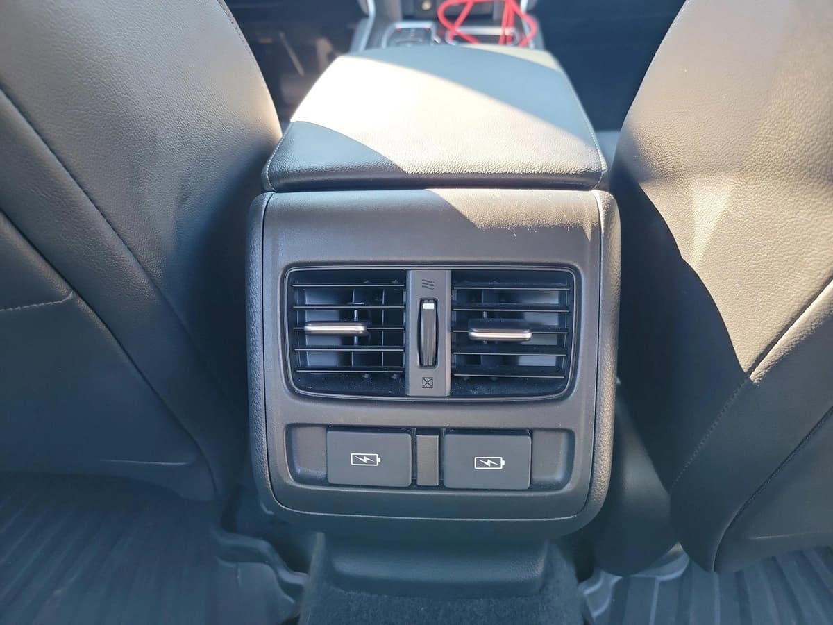 2022 Honda Accord Hybrid - Image 17