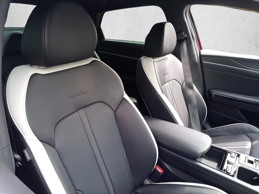 2025 Kia K5 - Image 15