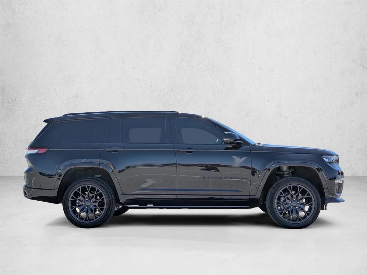 2024 Jeep Grand Cherokee L - Image 4