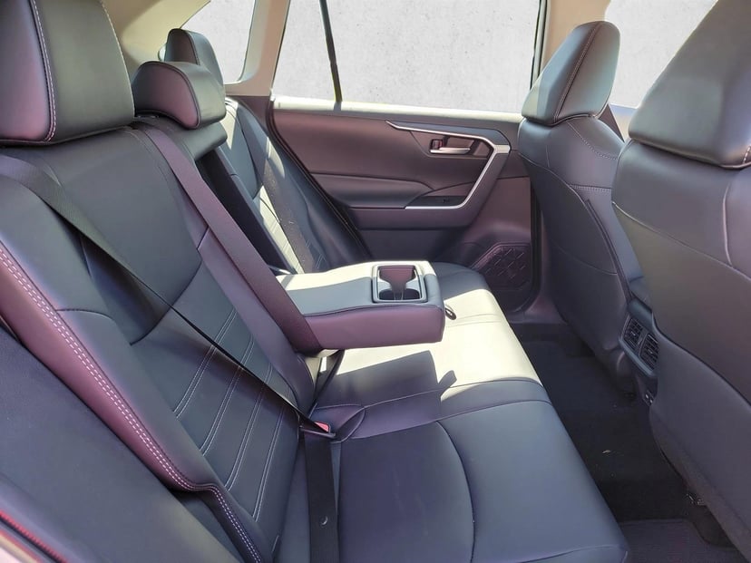 2025 Toyota RAV4 - Image 16