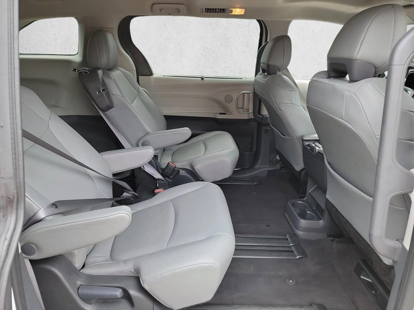 2024 Toyota Sienna - Image 16