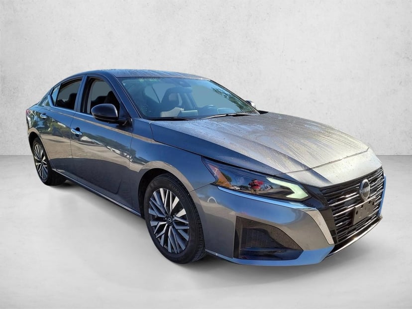 2024 Nissan Altima - Image 3