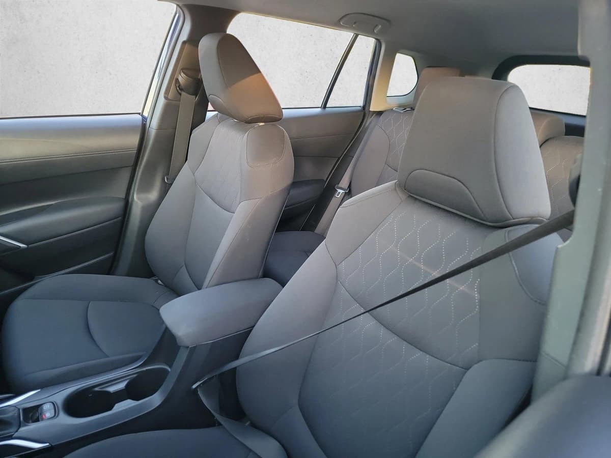 2022 Toyota Corolla Cross - Image 13