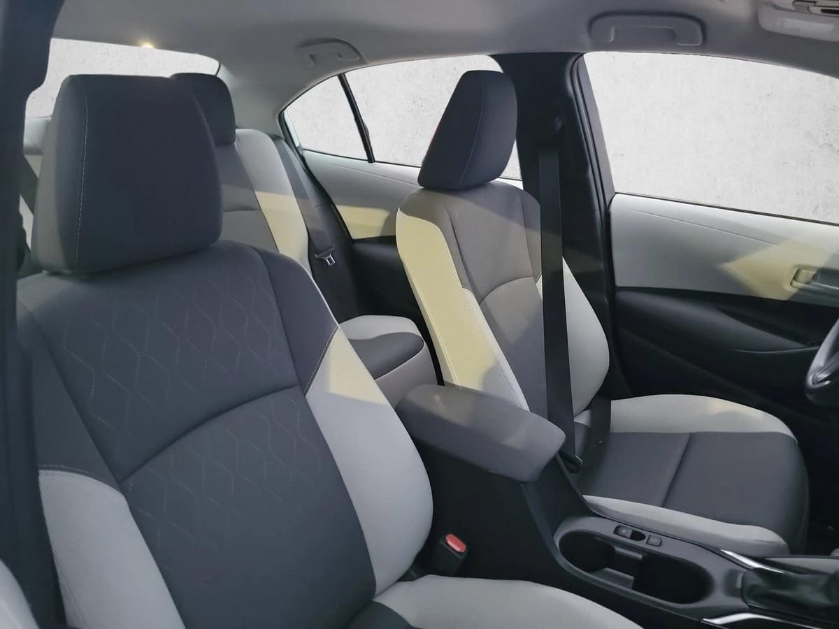 2025 Toyota Corolla - Image 15