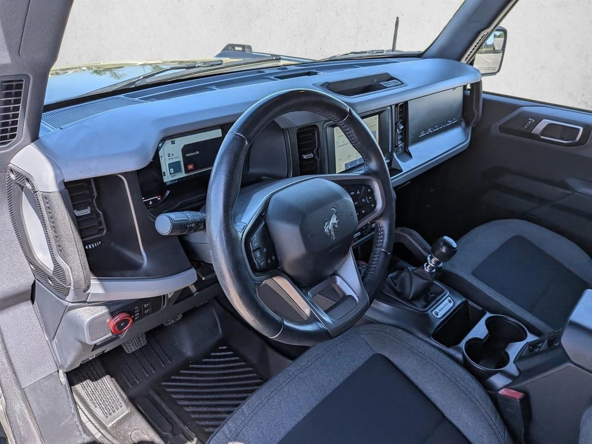 2022 Ford Bronco - Image 8