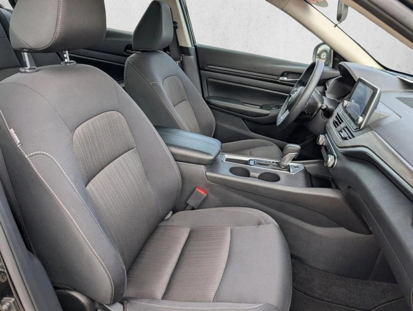 2025 Nissan Altima - Image 13