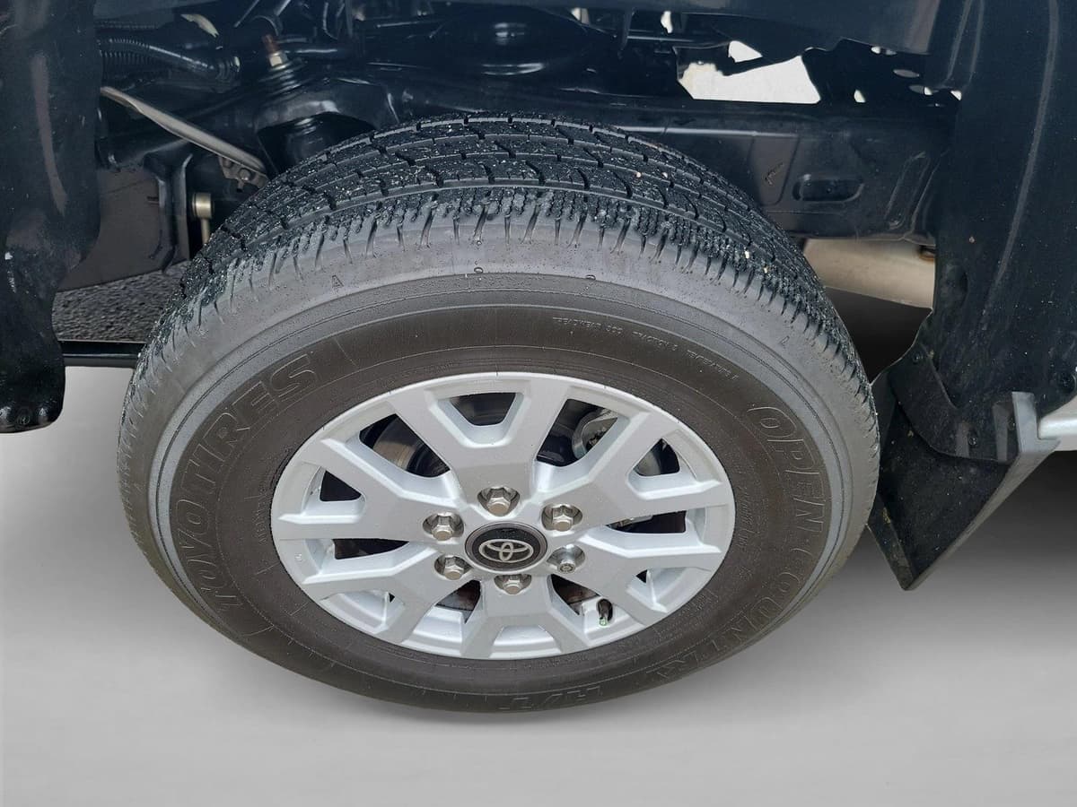 2024 Toyota Tacoma - Image 12