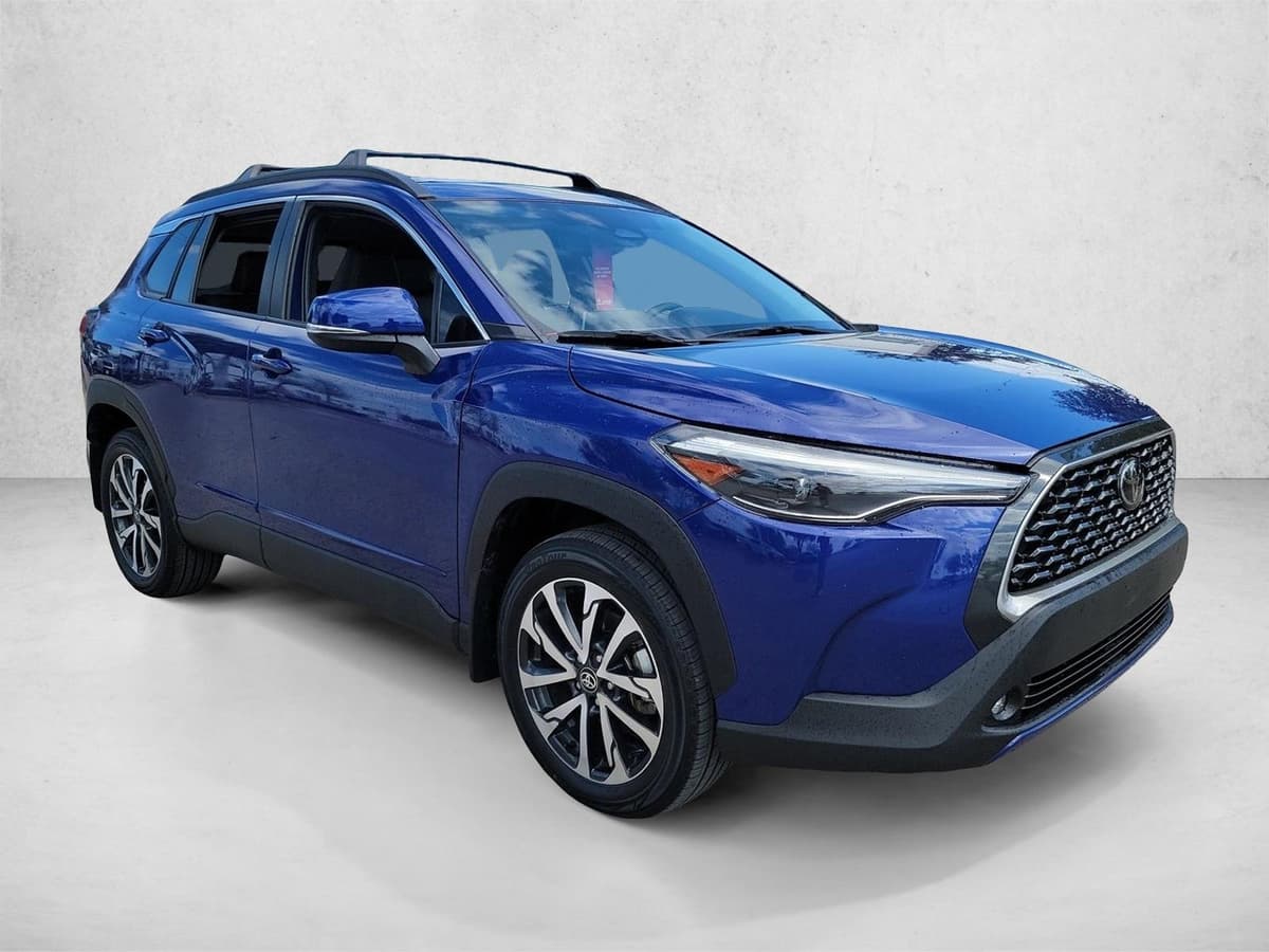 2024 Toyota Corolla Cross - Image 3