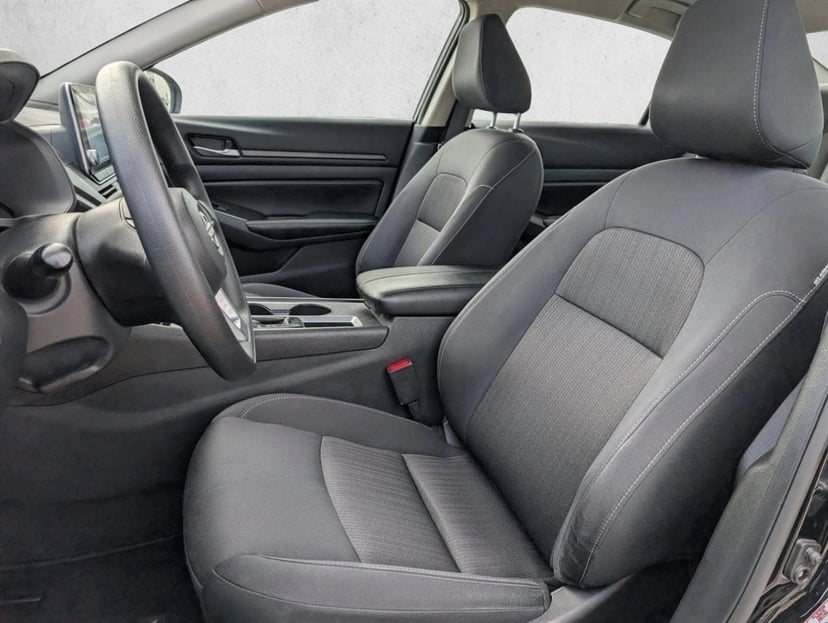 2025 Nissan Altima - Image 9