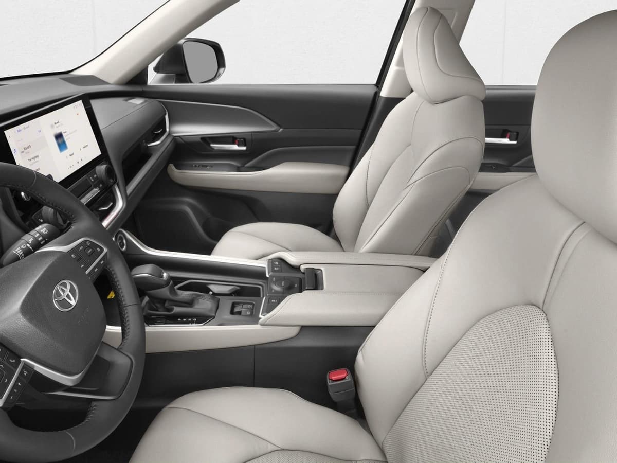 2026 Toyota Grand Highlander Hybrid - Image 6